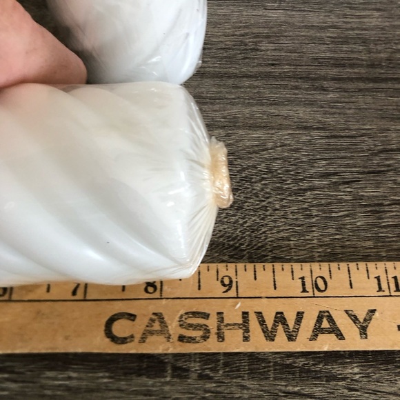 Vtg White Spiral Pillar Candles - Picture 6 of 12